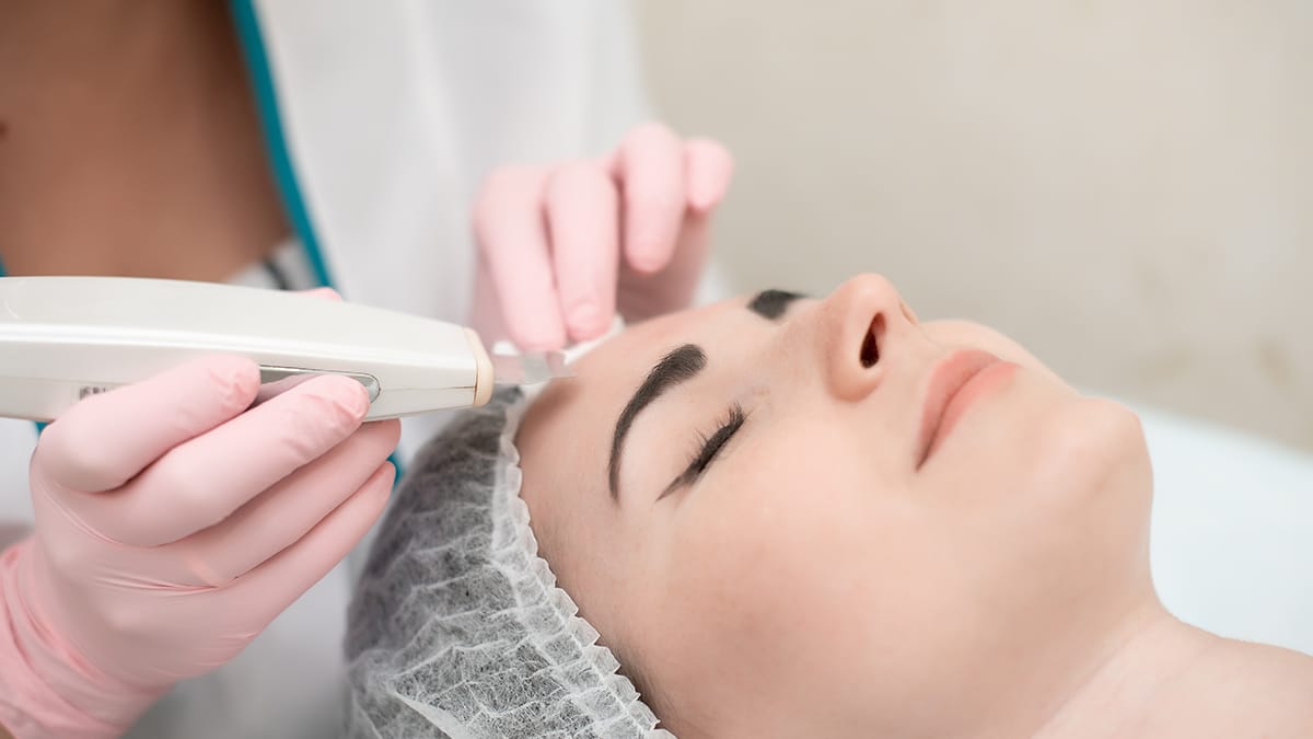 HydraFacial Treatment: Benefits, Process, Risks | 7DMC Dubai