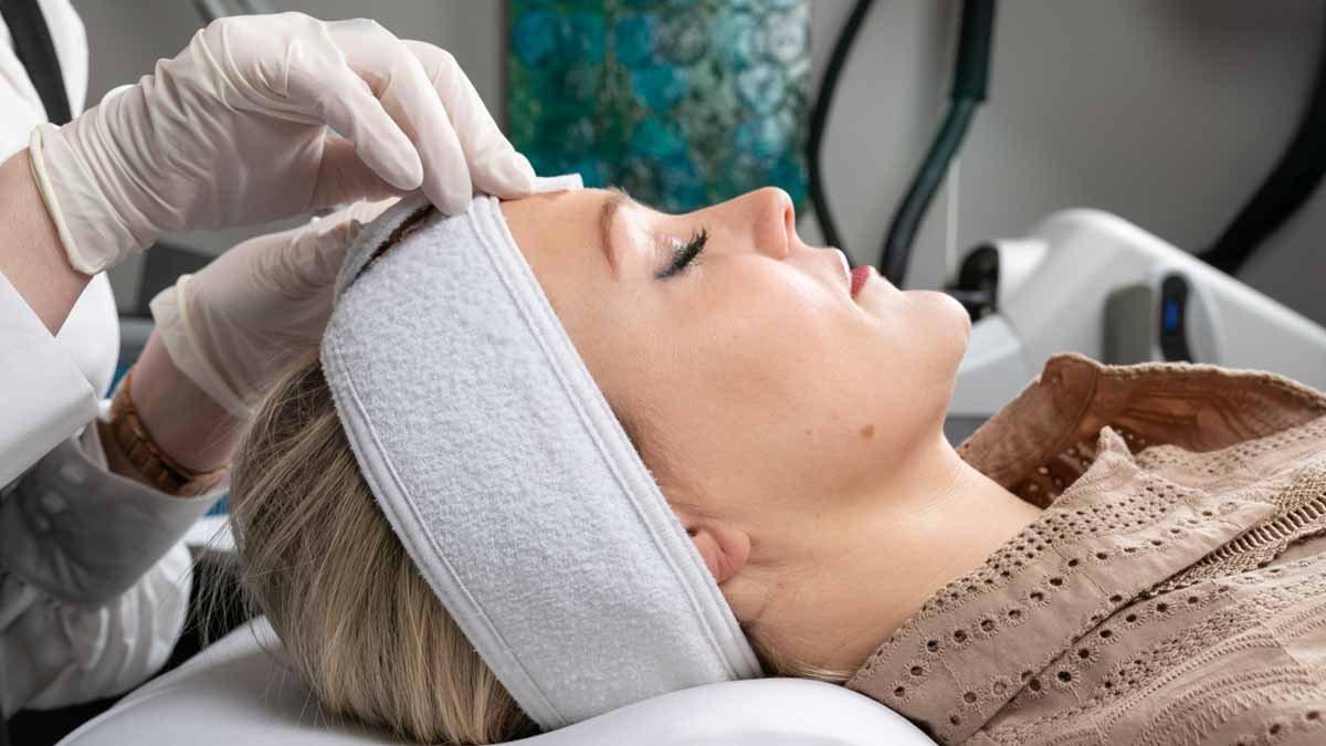 Chemical Peel for Acne Scars: Procedure and Benefits | 7DMC Dubai